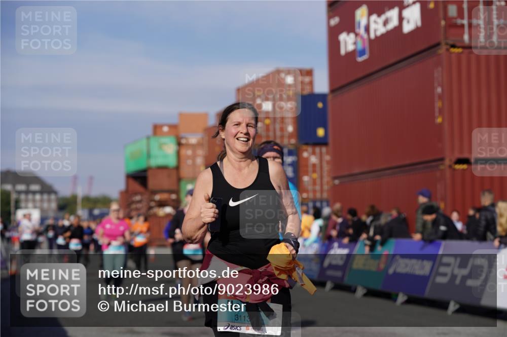 03.10.2025 - Köhlbrandbrückenlauf Michael Burmester http://msf.ph/oto/9023986 03.10.2025 10:26:29 Ziel 1209, 1436, 1744, 2004, 2005, 2050, 2219, 2574, 3113 meine-sportfotos.de