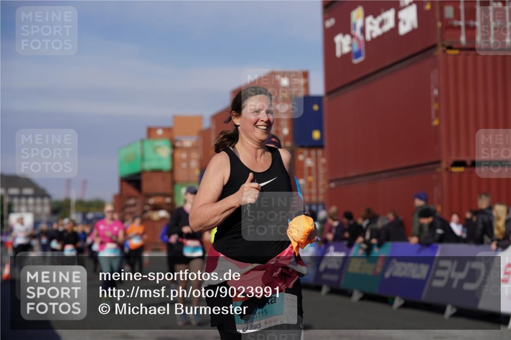 03.10.2025 - Köhlbrandbrückenlauf Michael Burmester http://msf.ph/oto/9023991 03.10.2025 10:26:29 Ziel 1209, 1436, 1744, 2004, 2005, 2050, 2219, 2574, 3113 meine-sportfotos.de