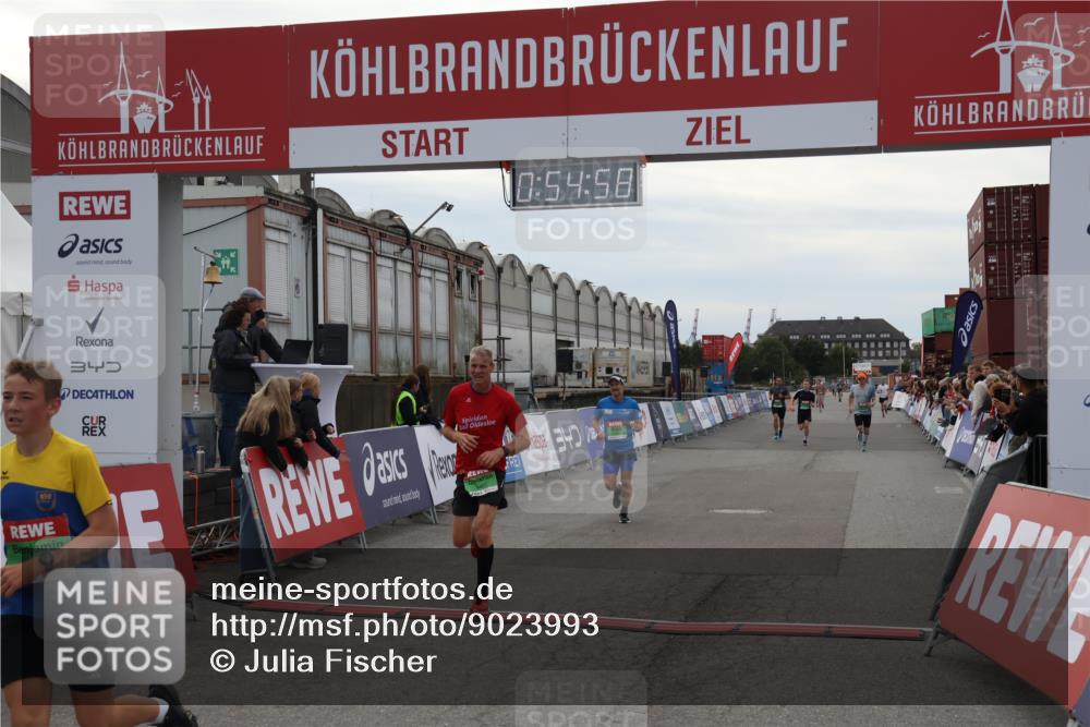 03.10.2025 - Köhlbrandbrückenlauf Julia Fischer http://msf.ph/oto/9023993 03.10.2025 15:54:58 Ziel 7010, 7068, 7597, 7809, 8872, 9481, 9590 meine-sportfotos.de