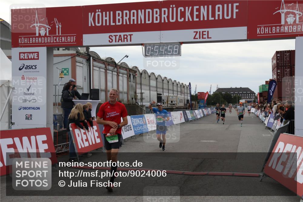 03.10.2025 - Köhlbrandbrückenlauf Julia Fischer http://msf.ph/oto/9024006 03.10.2025 15:54:59 Ziel 7010, 7597, 7809, 8872, 9481, 9590, 9594 meine-sportfotos.de