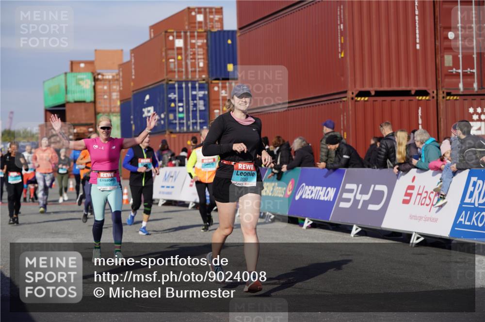 03.10.2025 - Köhlbrandbrückenlauf Michael Burmester http://msf.ph/oto/9024008 03.10.2025 10:26:32 Ziel 1425, 1436, 1744, 1756, 2004, 2005, 2050, 2219, 2551, 2574, 3113, 3787 meine-sportfotos.de