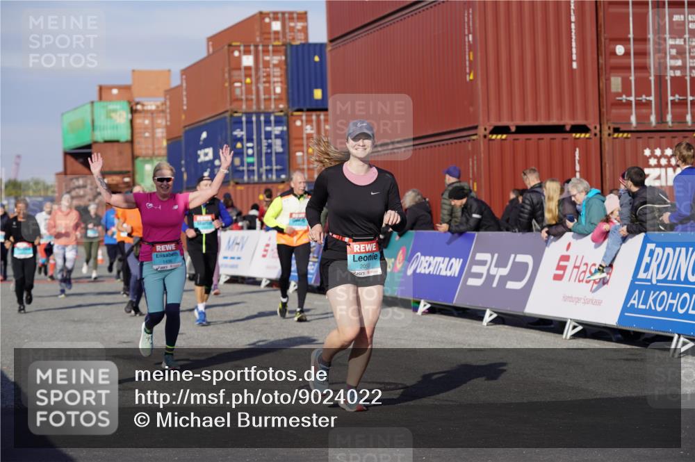 03.10.2025 - Köhlbrandbrückenlauf Michael Burmester http://msf.ph/oto/9024022 03.10.2025 10:26:32 Ziel 1425, 1436, 1744, 1756, 2004, 2005, 2050, 2219, 2551, 2574, 3113, 3787 meine-sportfotos.de