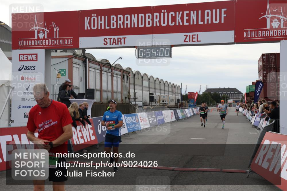 03.10.2025 - Köhlbrandbrückenlauf Julia Fischer http://msf.ph/oto/9024026 03.10.2025 15:55:00 Ziel 7010, 7597, 7809, 8872, 9481, 9590, 9594 meine-sportfotos.de