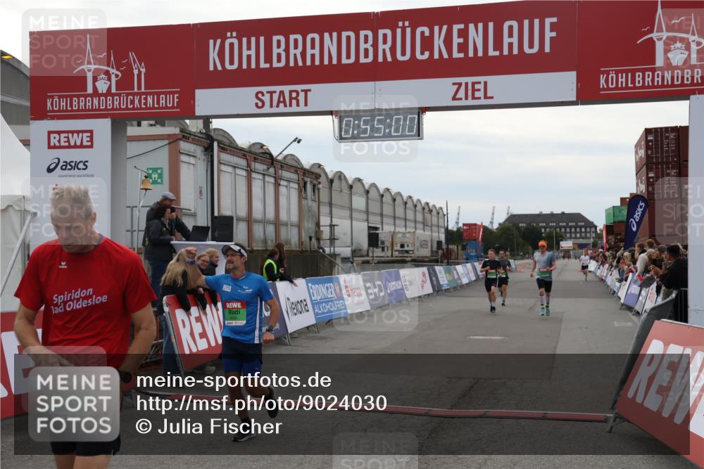 03.10.2025 - Köhlbrandbrückenlauf Julia Fischer http://msf.ph/oto/9024030 03.10.2025 15:55:00 Ziel 7010, 7597, 7809, 8872, 9481, 9590, 9594 meine-sportfotos.de