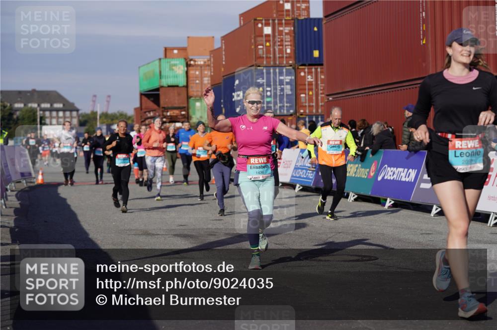 03.10.2025 - Köhlbrandbrückenlauf Michael Burmester http://msf.ph/oto/9024035 03.10.2025 10:26:33 Ziel 1425, 1436, 1509, 1744, 1756, 1996, 2004, 2005, 2050, 2219, 2551, 2574, 3163, 3787 meine-sportfotos.de