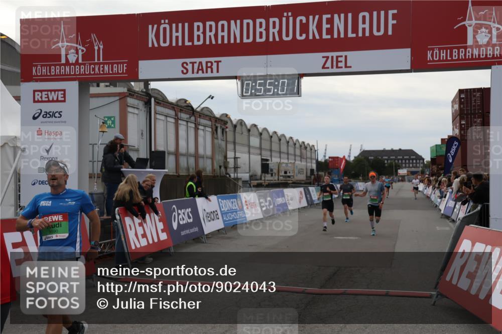 03.10.2025 - Köhlbrandbrückenlauf Julia Fischer http://msf.ph/oto/9024043 03.10.2025 15:55:01 Ziel 7010, 7597, 7809, 8872, 9481, 9590, 9594 meine-sportfotos.de