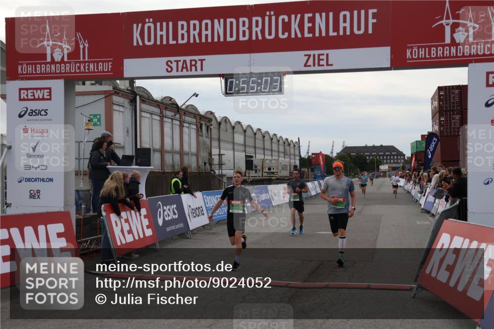 03.10.2025 - Köhlbrandbrückenlauf Julia Fischer http://msf.ph/oto/9024052 03.10.2025 15:55:03 Ziel 7010, 7597, 7809, 8872, 9481, 9590, 9594 meine-sportfotos.de