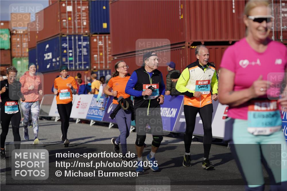 03.10.2025 - Köhlbrandbrückenlauf Michael Burmester http://msf.ph/oto/9024055 03.10.2025 10:26:35 Ziel 1425, 1436, 1509, 1756, 1840, 1996, 2004, 2005, 2050, 2219, 2259, 2551, 2574, 2952, 3105, 3110, 3163, 3787 meine-sportfotos.de