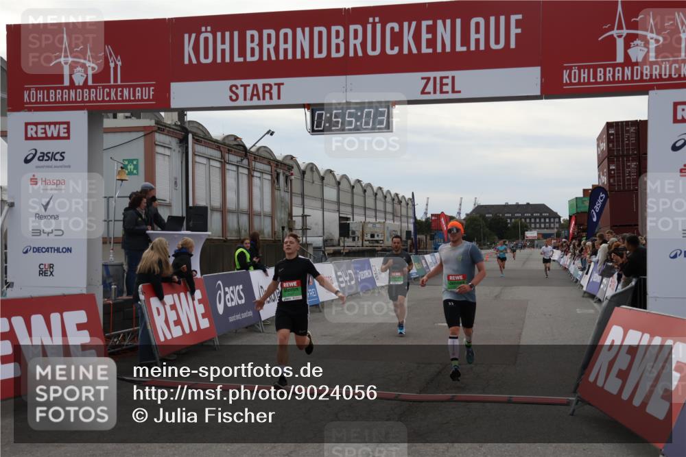 03.10.2025 - Köhlbrandbrückenlauf Julia Fischer http://msf.ph/oto/9024056 03.10.2025 15:55:03 Ziel 7010, 7597, 7809, 8872, 9481, 9590, 9594 meine-sportfotos.de