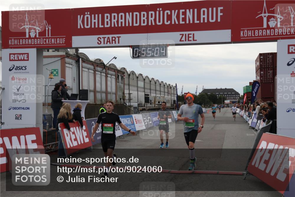 03.10.2025 - Köhlbrandbrückenlauf Julia Fischer http://msf.ph/oto/9024060 03.10.2025 15:55:04 Ziel 7010, 7040, 7597, 8872, 9481, 9590, 9594 meine-sportfotos.de