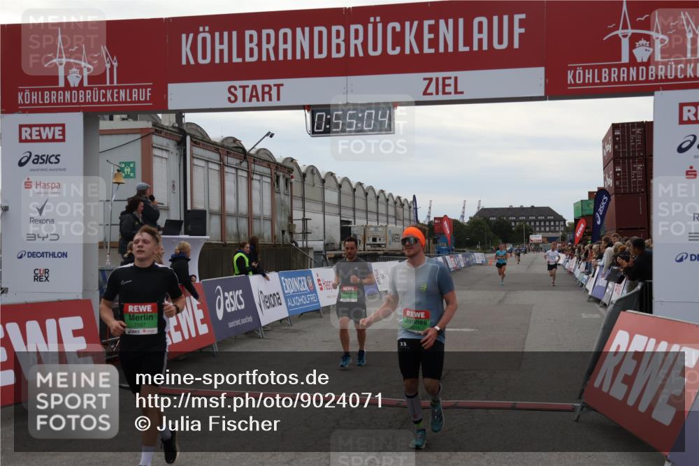 03.10.2025 - Köhlbrandbrückenlauf Julia Fischer http://msf.ph/oto/9024071 03.10.2025 15:55:04 Ziel 7010, 7040, 7597, 8872, 9481, 9590, 9594 meine-sportfotos.de