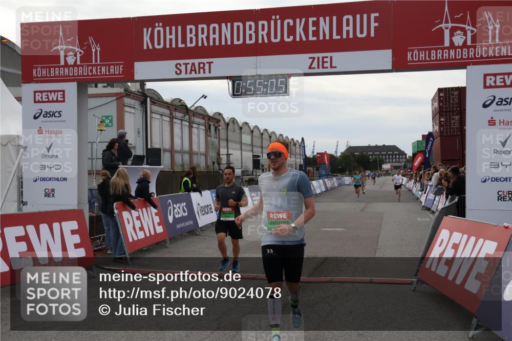 03.10.2025 - Köhlbrandbrückenlauf Julia Fischer http://msf.ph/oto/9024078 03.10.2025 15:55:05 Ziel 7010, 7040, 7597, 7898, 8872, 9481, 9590, 9594 meine-sportfotos.de