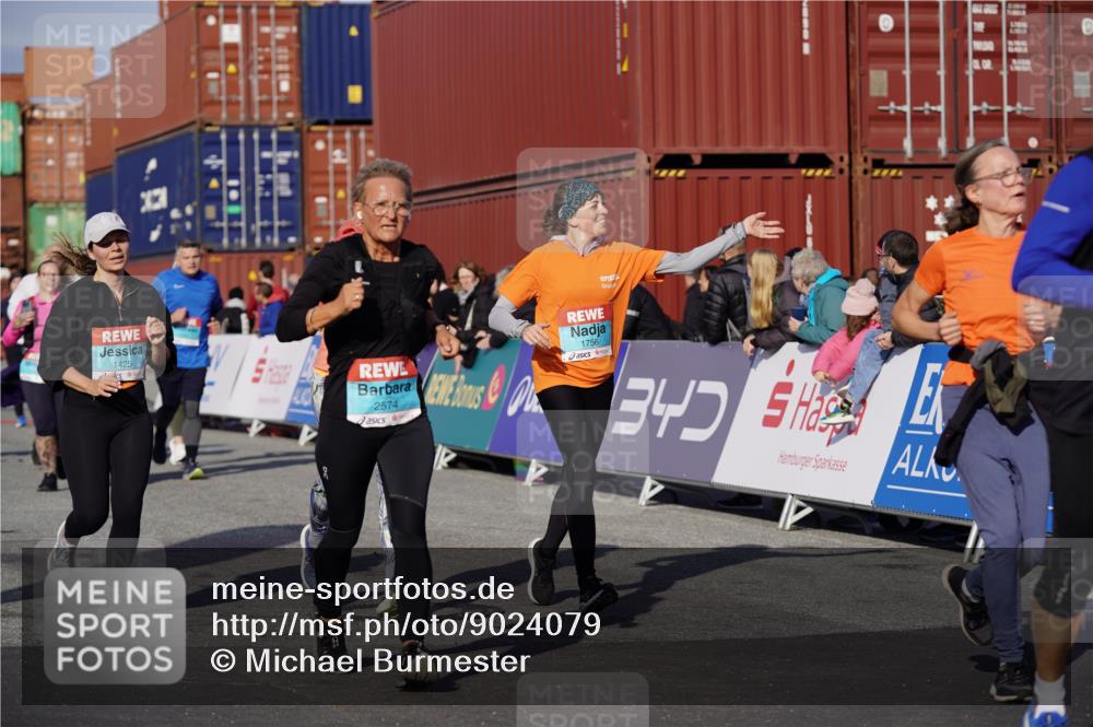 03.10.2025 - Köhlbrandbrückenlauf Michael Burmester http://msf.ph/oto/9024079 03.10.2025 10:26:37 Ziel 1425, 1436, 1509, 1756, 1840, 1996, 2004, 2005, 2219, 2259, 2551, 2574, 2952, 3105, 3110, 3163, 3787 meine-sportfotos.de