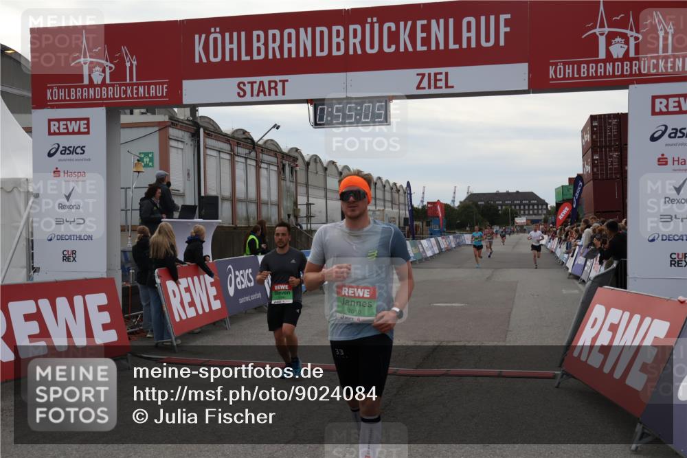 03.10.2025 - Köhlbrandbrückenlauf Julia Fischer http://msf.ph/oto/9024084 03.10.2025 15:55:05 Ziel 7010, 7040, 7597, 7898, 8872, 9481, 9590, 9594 meine-sportfotos.de