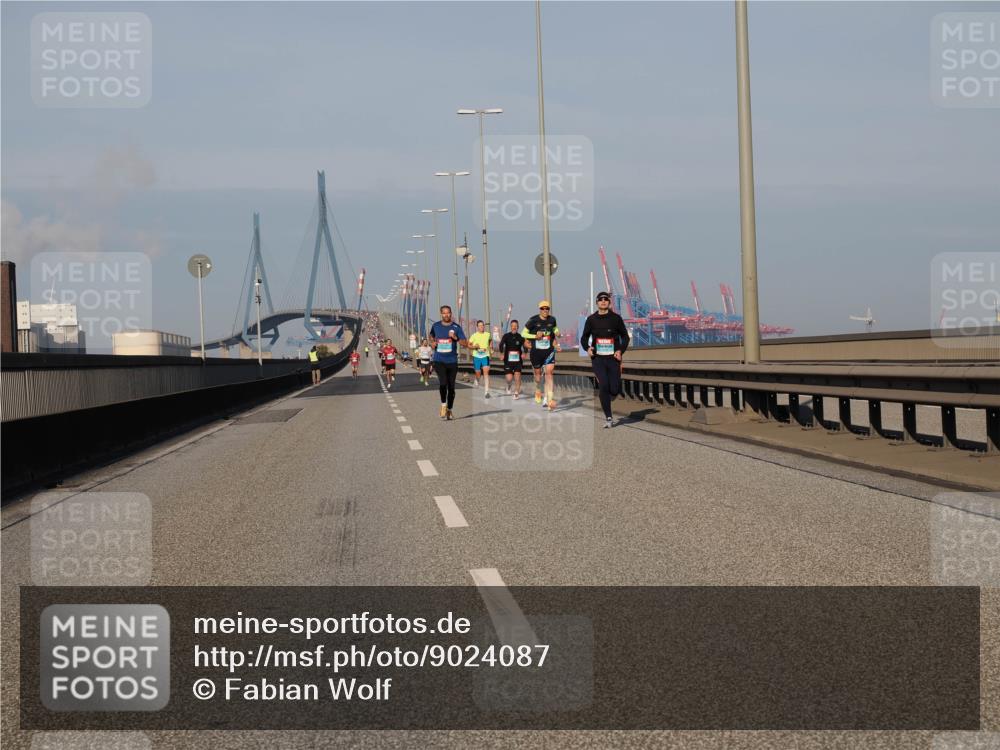 03.10.2025 - Köhlbrandbrückenlauf Fabian Wolf http://msf.ph/oto/9024087 03.10.2025 09:40:12 Position 3  meine-sportfotos.de