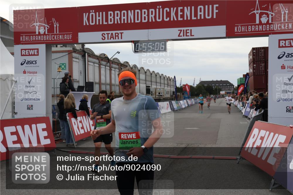 03.10.2025 - Köhlbrandbrückenlauf Julia Fischer http://msf.ph/oto/9024090 03.10.2025 15:55:06 Ziel 7010, 7040, 7597, 7898, 8872, 9481, 9590, 9594 meine-sportfotos.de