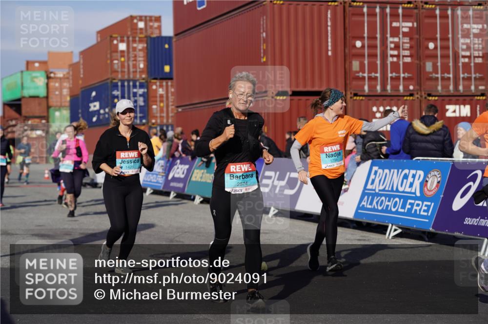 03.10.2025 - Köhlbrandbrückenlauf Michael Burmester http://msf.ph/oto/9024091 03.10.2025 10:26:38 Ziel 1425, 1509, 1756, 1840, 1996, 2004, 2005, 2133, 2219, 2259, 2551, 2574, 2952, 3105, 3110, 3163, 3602, 3787 meine-sportfotos.de
