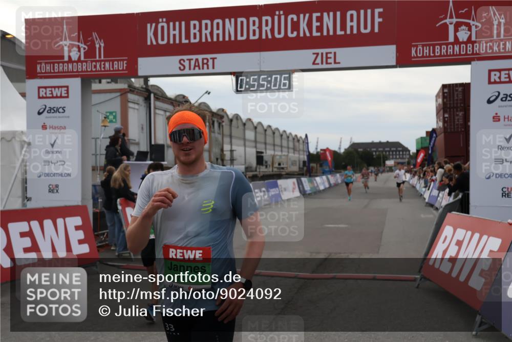 03.10.2025 - Köhlbrandbrückenlauf Julia Fischer http://msf.ph/oto/9024092 03.10.2025 15:55:06 Ziel 7010, 7040, 7597, 7898, 8872, 9481, 9590, 9594 meine-sportfotos.de