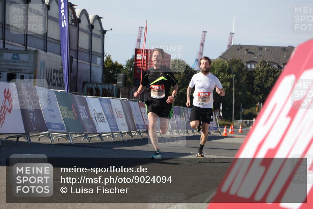 03.10.2025 - Köhlbrandbrückenlauf Luisa Fischer http://msf.ph/oto/9024094 03.10.2025 12:50:03 Ziel 4035, 6086 meine-sportfotos.de