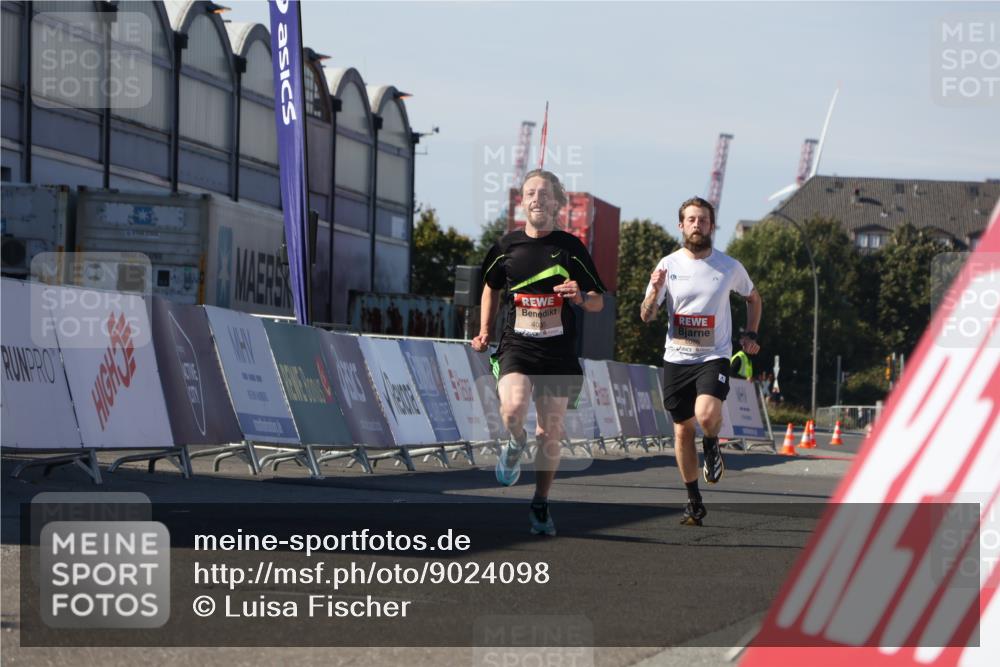 03.10.2025 - Köhlbrandbrückenlauf Luisa Fischer http://msf.ph/oto/9024098 03.10.2025 12:50:03 Ziel 4035, 6086 meine-sportfotos.de