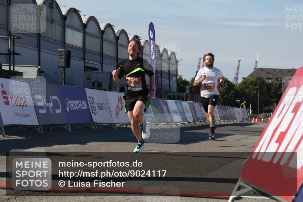 03.10.2025 - Köhlbrandbrückenlauf Luisa Fischer http://msf.ph/oto/9024117 03.10.2025 12:50:04 Ziel 4035, 6086 meine-sportfotos.de
