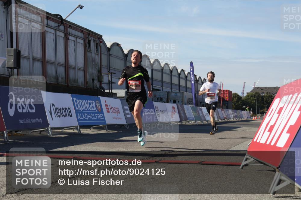 03.10.2025 - Köhlbrandbrückenlauf Luisa Fischer http://msf.ph/oto/9024125 03.10.2025 12:50:05 Ziel 4035, 6086 meine-sportfotos.de