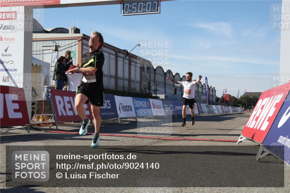 03.10.2025 - Köhlbrandbrückenlauf Luisa Fischer http://msf.ph/oto/9024140 03.10.2025 12:50:06 Ziel 4035, 6086 meine-sportfotos.de