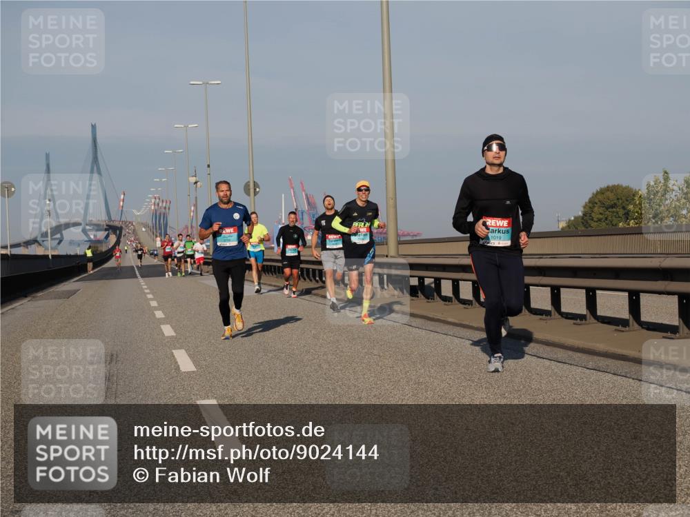 03.10.2025 - Köhlbrandbrückenlauf Fabian Wolf http://msf.ph/oto/9024144 03.10.2025 09:40:16 Position 3 1019 meine-sportfotos.de