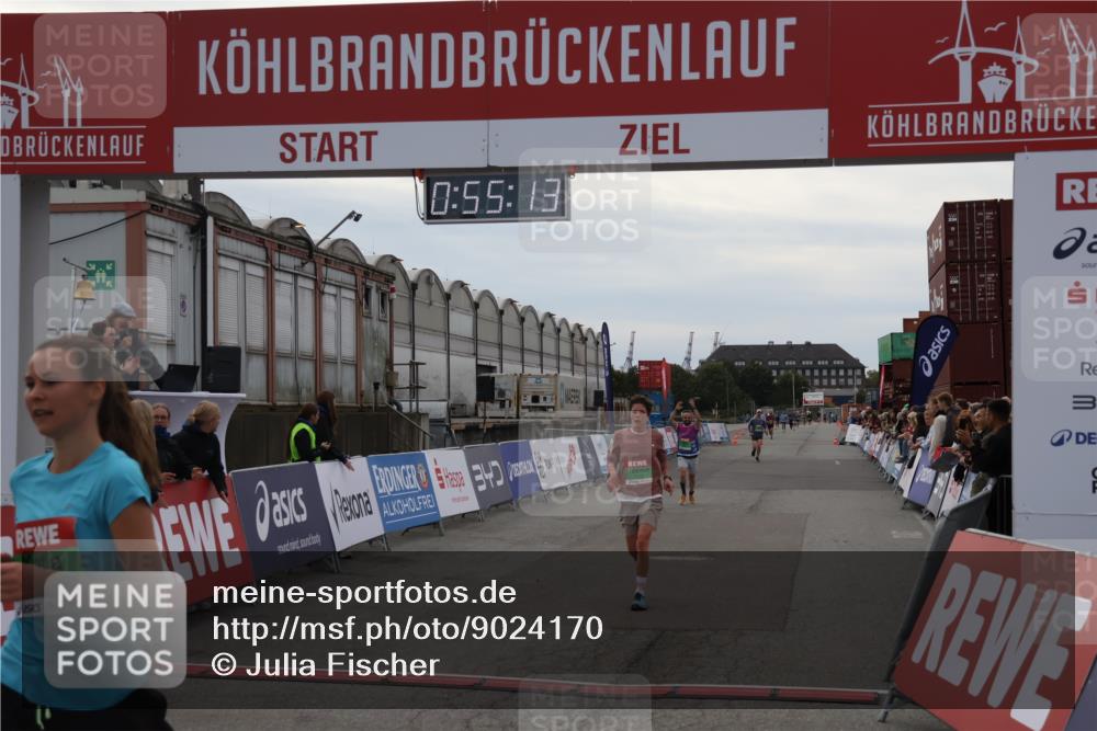 03.10.2025 - Köhlbrandbrückenlauf Julia Fischer http://msf.ph/oto/9024170 03.10.2025 15:55:13 Ziel 7010, 7040, 7053, 7100, 7597, 7898, 9594 meine-sportfotos.de
