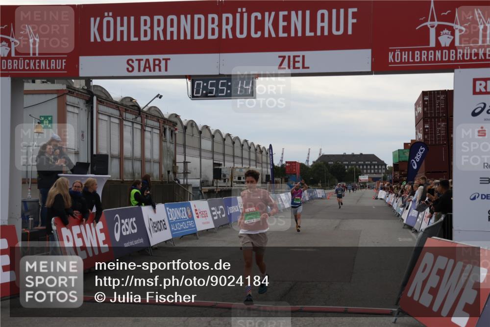 03.10.2025 - Köhlbrandbrückenlauf Julia Fischer http://msf.ph/oto/9024184 03.10.2025 15:55:14 Ziel 7040, 7053, 7100, 7898, 9594 meine-sportfotos.de