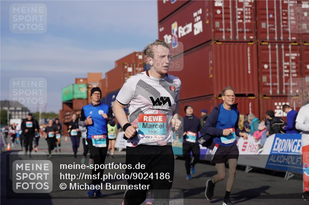 03.10.2025 - Köhlbrandbrückenlauf Michael Burmester http://msf.ph/oto/9024186 03.10.2025 10:26:43 Ziel 1509, 1726, 1727, 1840, 1935, 1996, 2133, 2259, 2405, 2586, 2655, 2952, 3044, 3105, 3110, 3163, 3241, 3242, 3602 meine-sportfotos.de