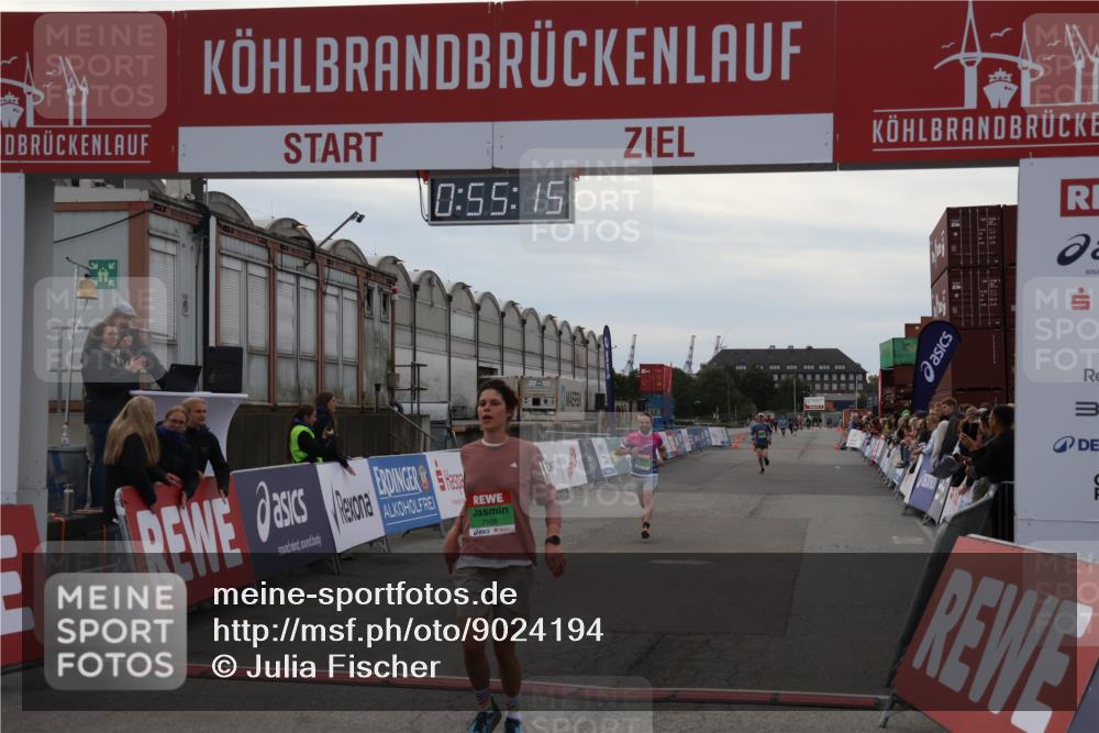 03.10.2025 - Köhlbrandbrückenlauf Julia Fischer http://msf.ph/oto/9024194 03.10.2025 15:55:15 Ziel 7040, 7053, 7100, 7898, 9594 meine-sportfotos.de