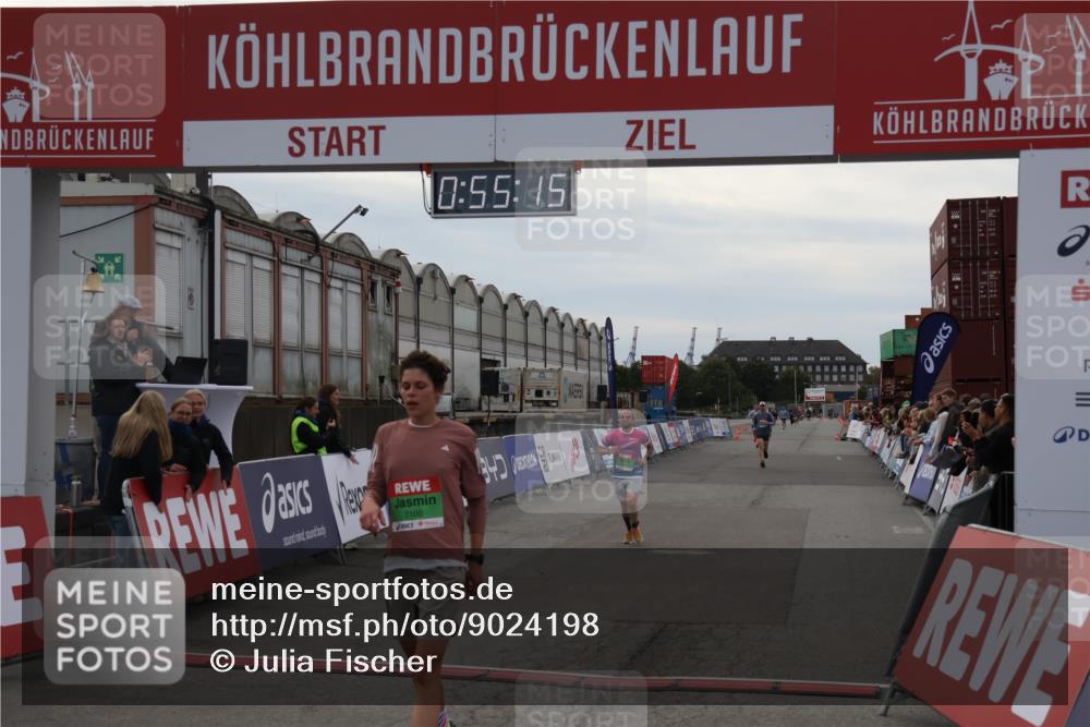 03.10.2025 - Köhlbrandbrückenlauf Julia Fischer http://msf.ph/oto/9024198 03.10.2025 15:55:16 Ziel 7040, 7053, 7100, 7898 meine-sportfotos.de