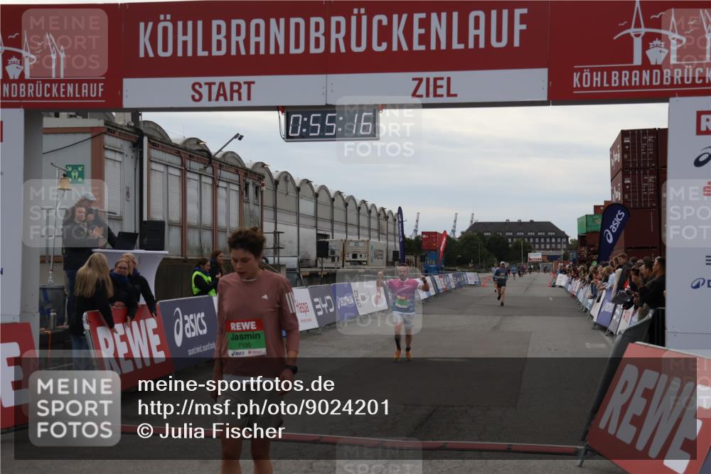03.10.2025 - Köhlbrandbrückenlauf Julia Fischer http://msf.ph/oto/9024201 03.10.2025 15:55:16 Ziel 7040, 7053, 7100, 7898 meine-sportfotos.de