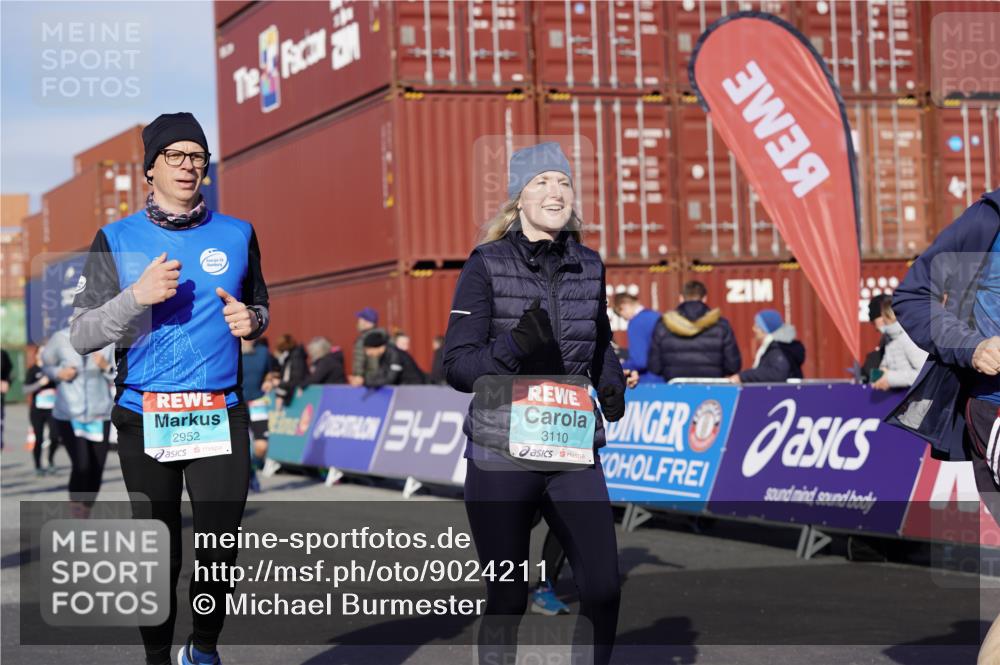 03.10.2025 - Köhlbrandbrückenlauf Michael Burmester http://msf.ph/oto/9024211 03.10.2025 10:26:45 Ziel 1509, 1726, 1727, 1840, 1935, 1996, 2133, 2259, 2405, 2586, 2655, 2930, 2952, 3044, 3105, 3110, 3163, 3241, 3242, 3602, 3829 meine-sportfotos.de