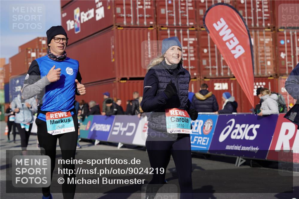 03.10.2025 - Köhlbrandbrückenlauf Michael Burmester http://msf.ph/oto/9024219 03.10.2025 10:26:45 Ziel 1509, 1726, 1727, 1840, 1935, 1996, 2133, 2259, 2405, 2586, 2655, 2930, 2952, 3044, 3105, 3110, 3163, 3241, 3242, 3602, 3829 meine-sportfotos.de