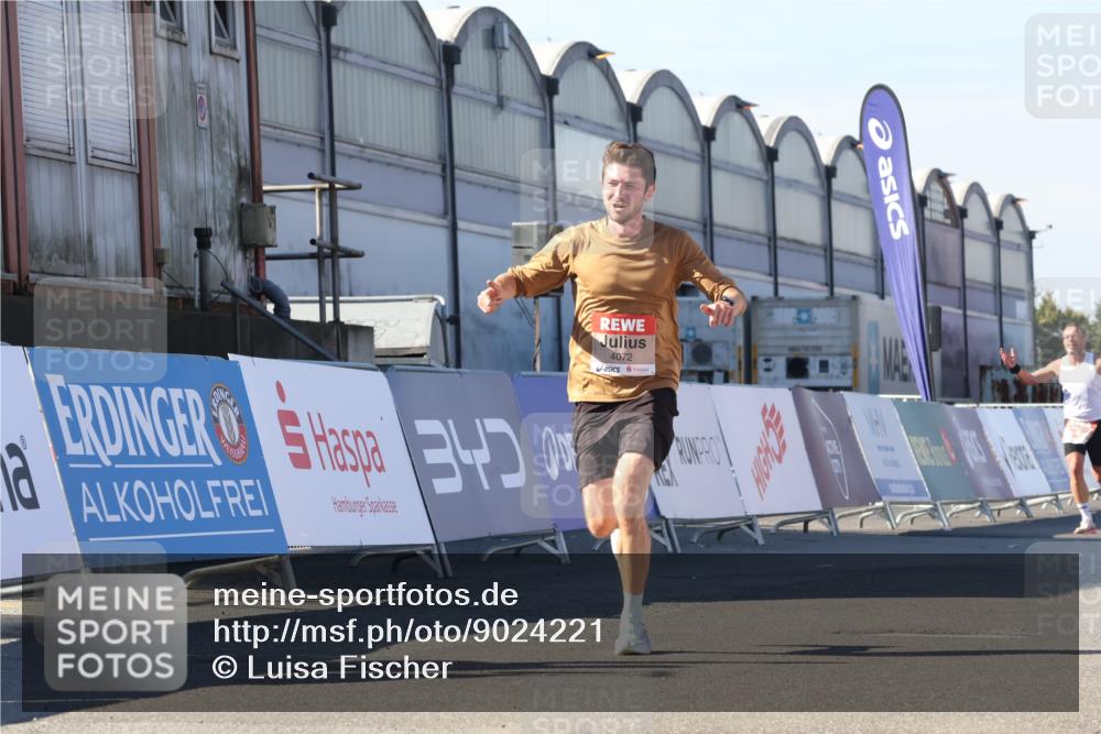 03.10.2025 - Köhlbrandbrückenlauf Luisa Fischer http://msf.ph/oto/9024221 03.10.2025 12:50:51 Ziel 4072, 6552 meine-sportfotos.de