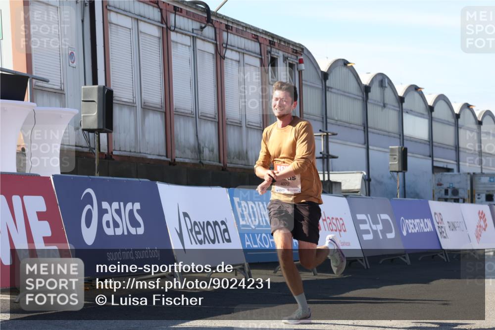 03.10.2025 - Köhlbrandbrückenlauf Luisa Fischer http://msf.ph/oto/9024231 03.10.2025 12:50:52 Ziel 4072, 6216, 6552 meine-sportfotos.de