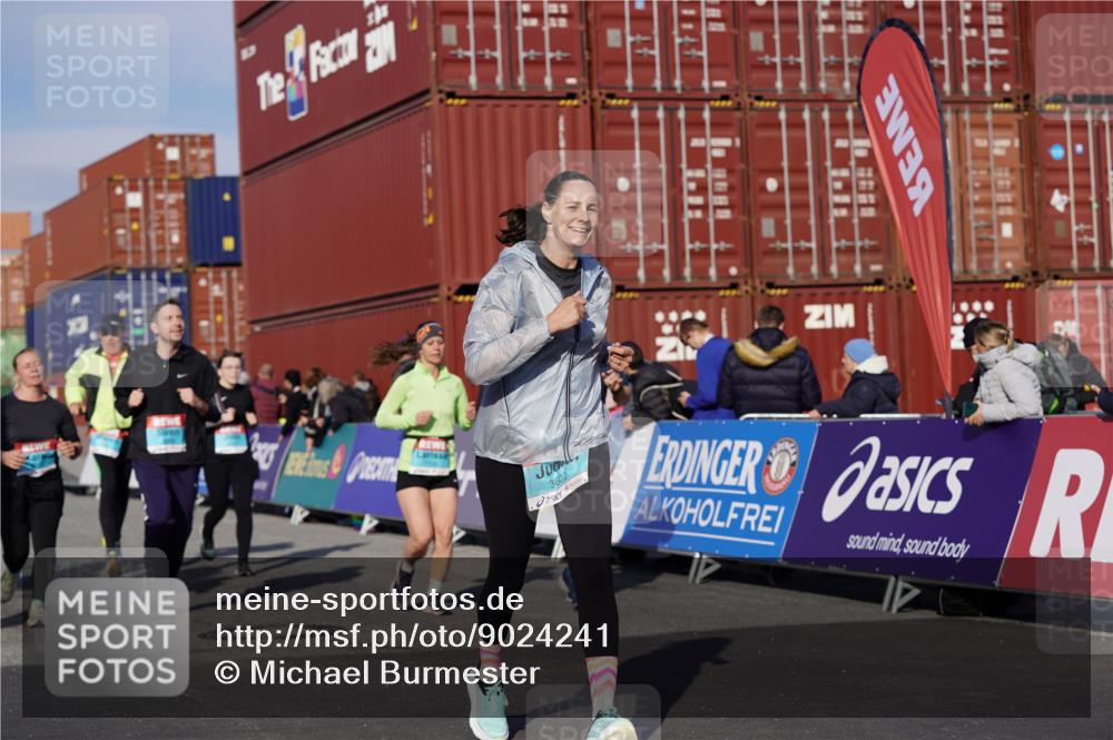 03.10.2025 - Köhlbrandbrückenlauf Michael Burmester http://msf.ph/oto/9024241 03.10.2025 10:26:48 Ziel 1726, 1727, 1935, 2133, 2405, 2586, 2655, 2930, 3044, 3241, 3242, 3364, 3367, 3602, 3829 meine-sportfotos.de
