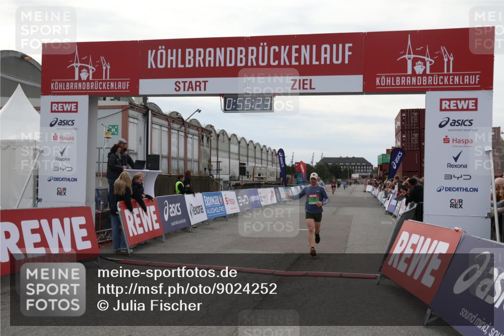 03.10.2025 - Köhlbrandbrückenlauf Julia Fischer http://msf.ph/oto/9024252 03.10.2025 15:55:23 Ziel 7053, 7100, 7197, 8993 meine-sportfotos.de