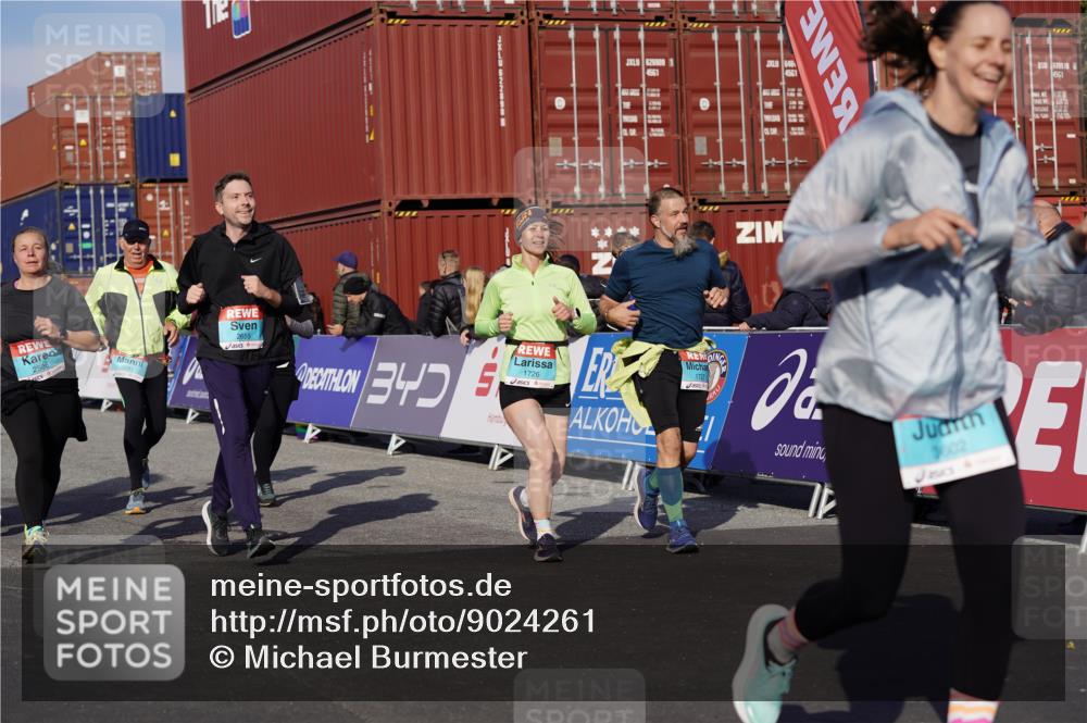 03.10.2025 - Köhlbrandbrückenlauf Michael Burmester http://msf.ph/oto/9024261 03.10.2025 10:26:49 Ziel 1726, 1727, 1935, 2133, 2405, 2586, 2655, 2930, 3044, 3241, 3242, 3364, 3367, 3602, 3703, 3829 meine-sportfotos.de