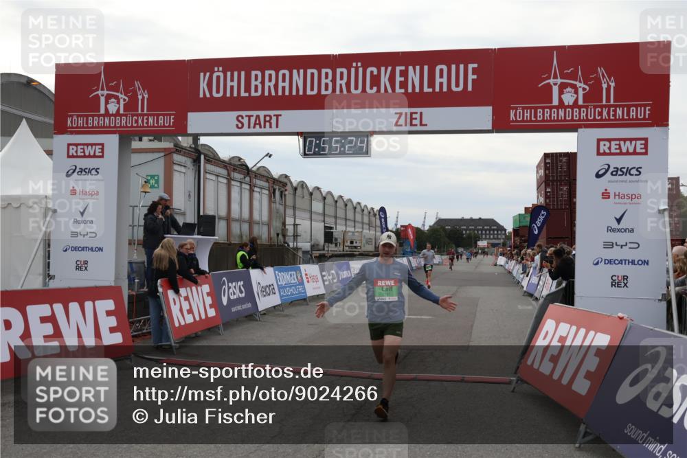 03.10.2025 - Köhlbrandbrückenlauf Julia Fischer http://msf.ph/oto/9024266 03.10.2025 15:55:24 Ziel 7053, 7100, 7197, 8993 meine-sportfotos.de