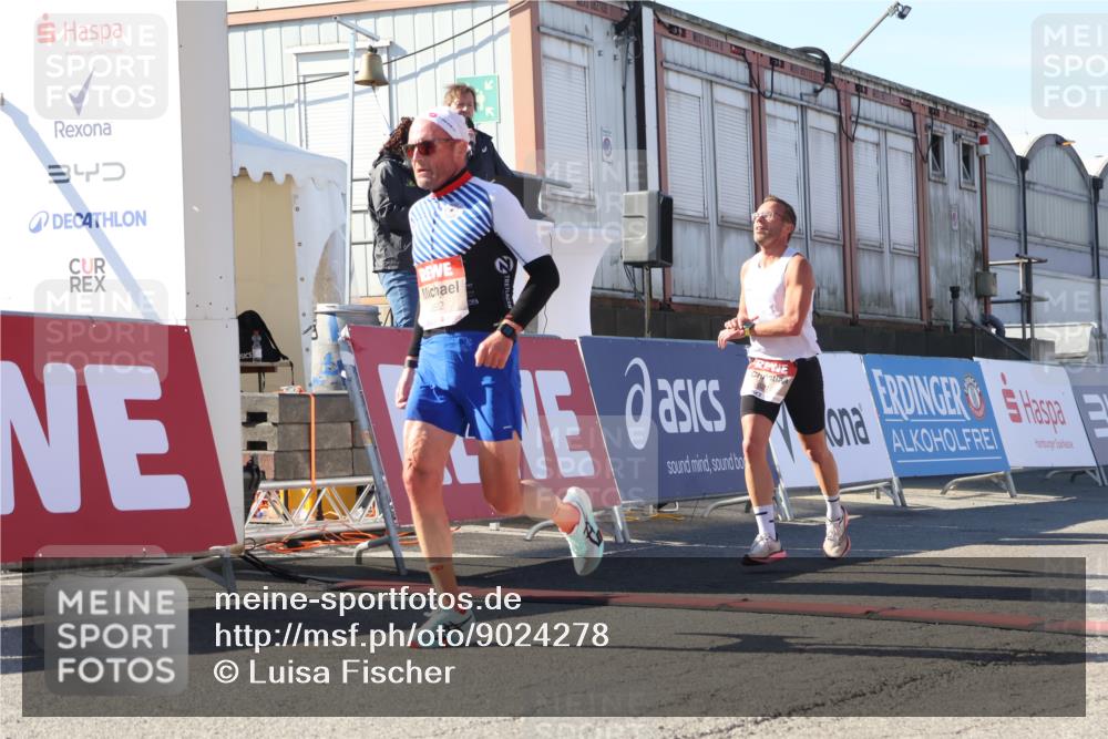 03.10.2025 - Köhlbrandbrückenlauf Luisa Fischer http://msf.ph/oto/9024278 03.10.2025 12:50:56 Ziel 4072, 6216, 6552 meine-sportfotos.de