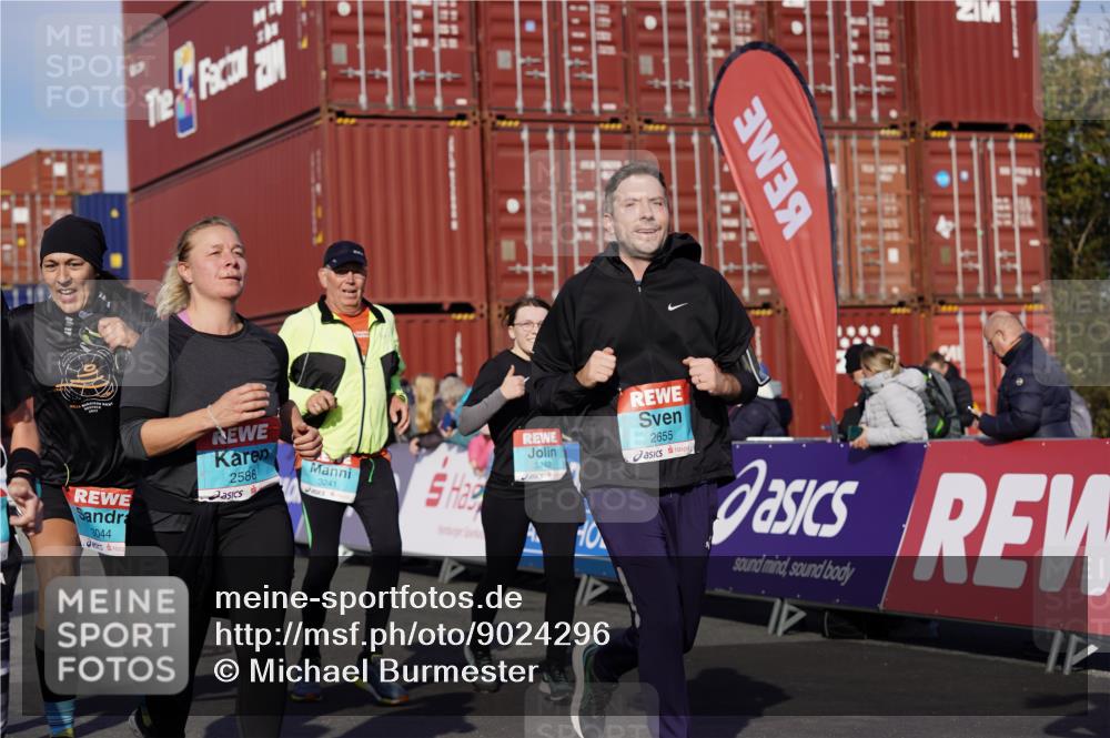 03.10.2025 - Köhlbrandbrückenlauf Michael Burmester http://msf.ph/oto/9024296 03.10.2025 10:26:50 Ziel 1726, 1727, 1935, 2133, 2405, 2586, 2655, 2930, 3044, 3232, 3241, 3242, 3364, 3367, 3602, 3703, 3829 meine-sportfotos.de