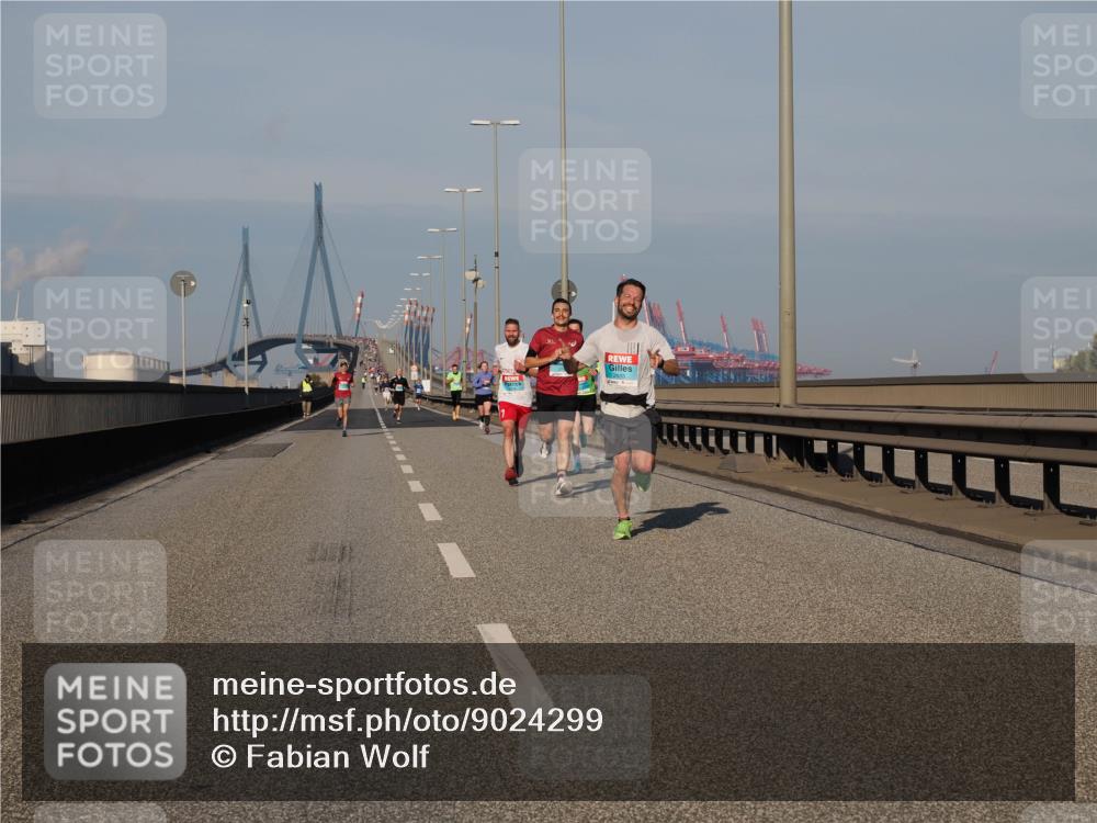 03.10.2025 - Köhlbrandbrückenlauf Fabian Wolf http://msf.ph/oto/9024299 03.10.2025 09:40:28 Position 3  meine-sportfotos.de
