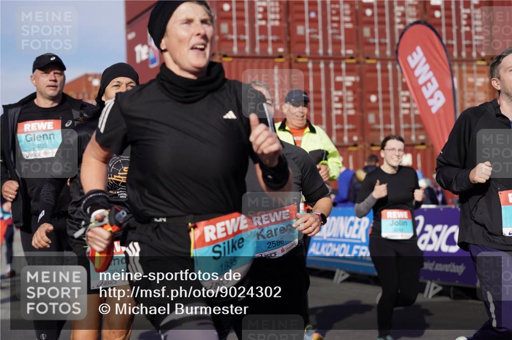 03.10.2025 - Köhlbrandbrückenlauf Michael Burmester http://msf.ph/oto/9024302 03.10.2025 10:26:51 Ziel 1726, 1727, 1935, 2405, 2586, 2655, 2774, 2930, 3044, 3232, 3241, 3242, 3364, 3367, 3703, 3829 meine-sportfotos.de