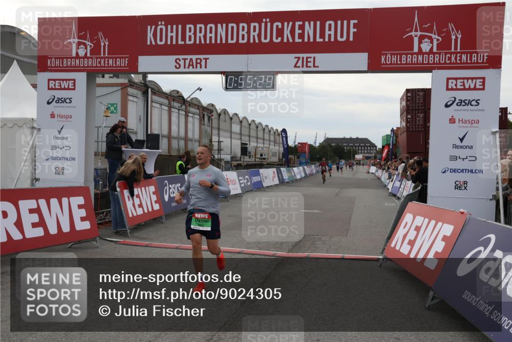 03.10.2025 - Köhlbrandbrückenlauf Julia Fischer http://msf.ph/oto/9024305 03.10.2025 15:55:29 Ziel 7197, 8993 meine-sportfotos.de