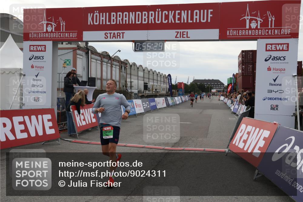 03.10.2025 - Köhlbrandbrückenlauf Julia Fischer http://msf.ph/oto/9024311 03.10.2025 15:55:29 Ziel 7197, 8993 meine-sportfotos.de