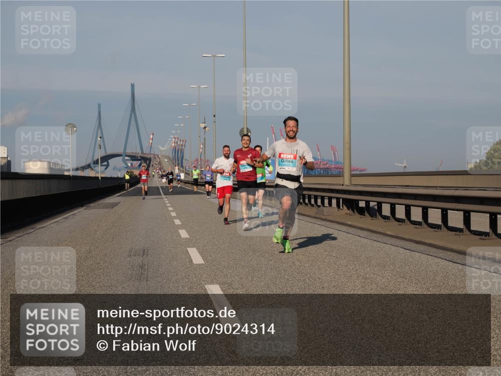 03.10.2025 - Köhlbrandbrückenlauf Fabian Wolf http://msf.ph/oto/9024314 03.10.2025 09:40:28 Position 3 2933 meine-sportfotos.de