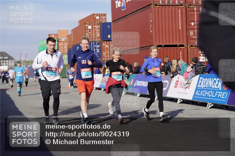 03.10.2025 - Köhlbrandbrückenlauf Michael Burmester http://msf.ph/oto/9024319 03.10.2025 10:26:52 Ziel 1726, 1727, 1935, 2405, 2586, 2655, 2774, 2930, 3044, 3232, 3241, 3242, 3364, 3367, 3703, 3829 meine-sportfotos.de